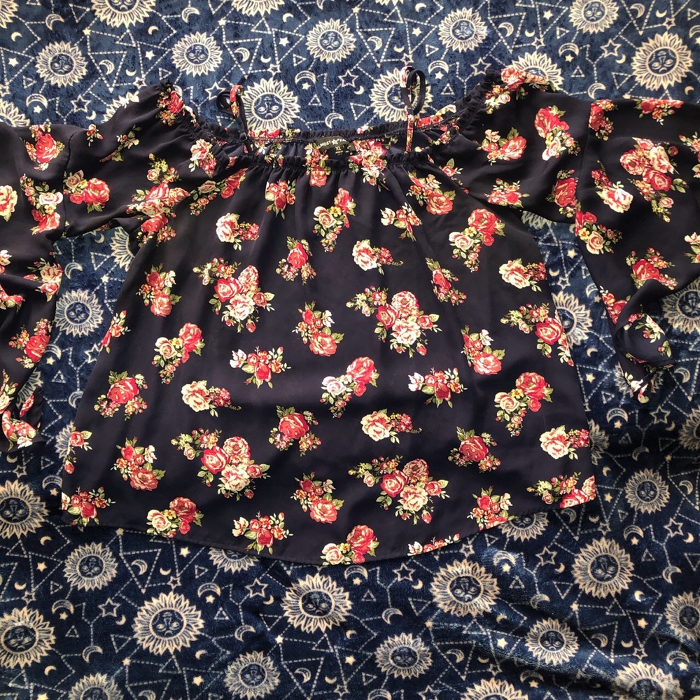 off the shoulder blouse/shirt